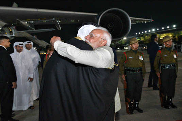 Modi receives Qatar Emir at airport, set bilateral trade target of $28